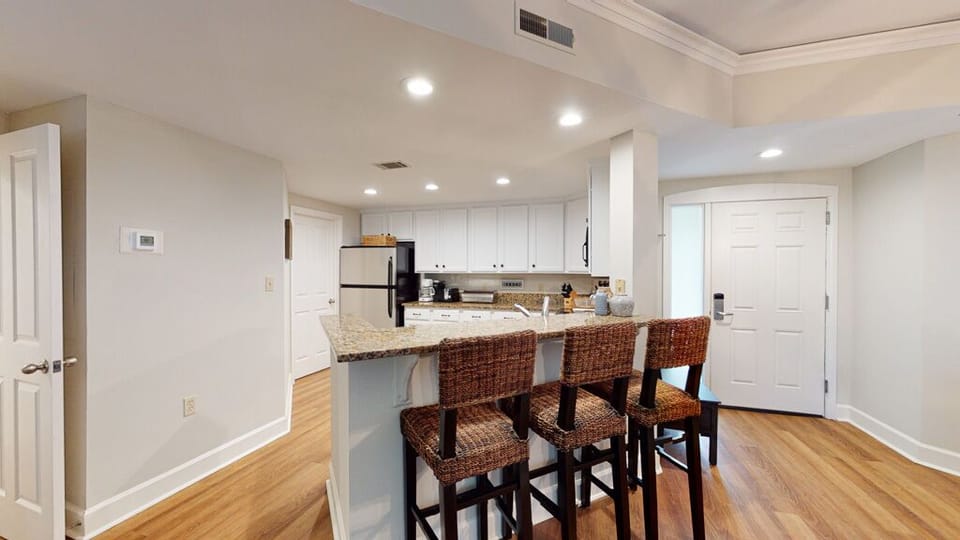 Fully Equipped Kitchen with Countertop Seating