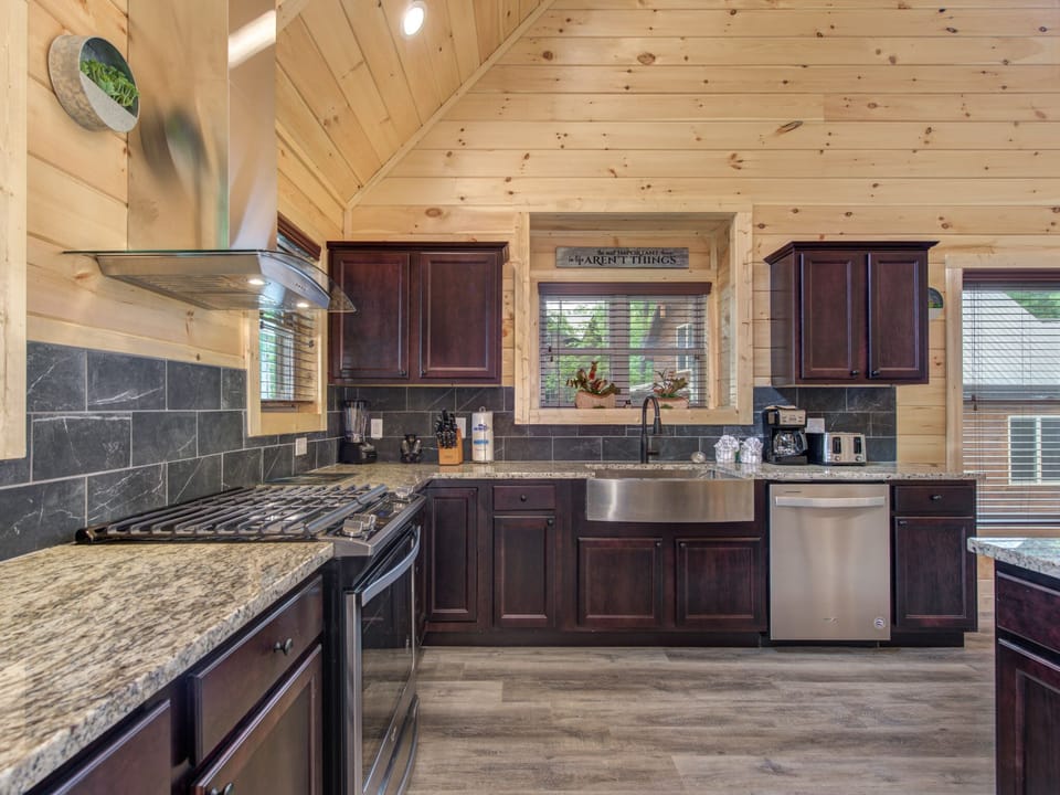 Fully Equipped Kitchen with Stainless Steel Appliances