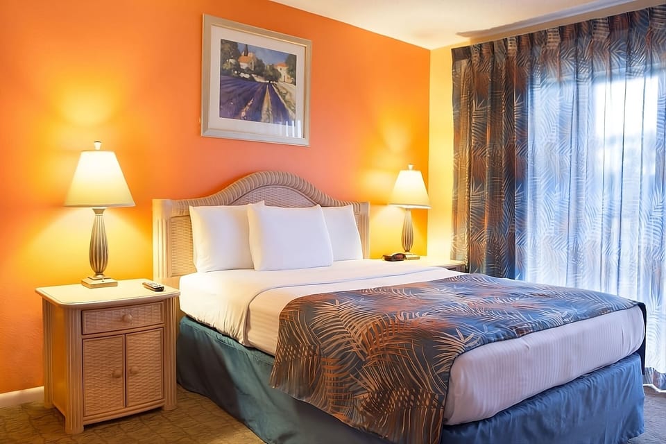 Wake up to soft daylight and lounge in airy comfort.