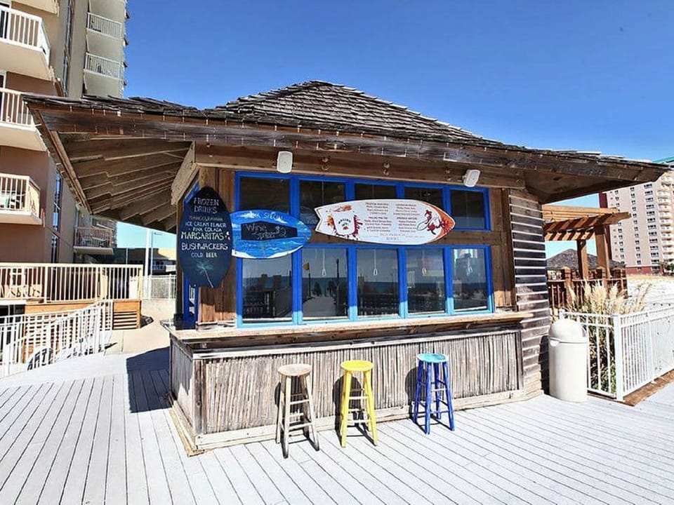 Pelican Tiki Bar