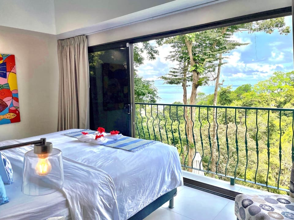 Upstairs Master Suite (1)