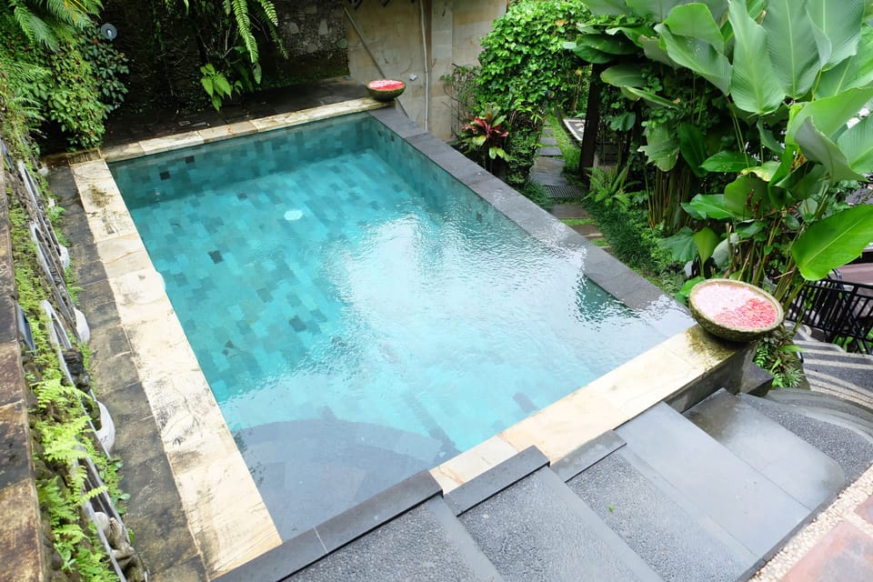 The pool share with 3 others villa nearby