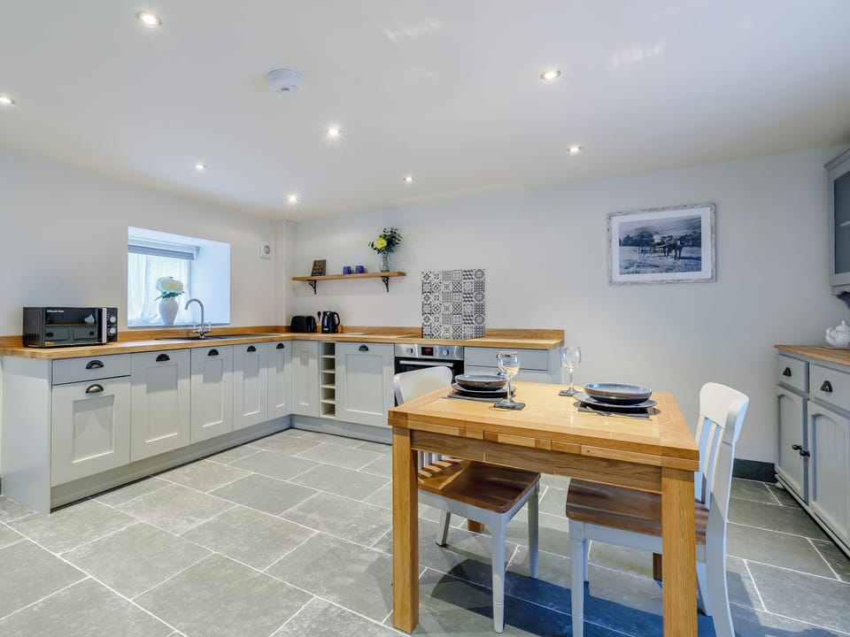 Kitchen/diner | Sycamore Cottage at Naze Farm - Naze Farm, Chinley