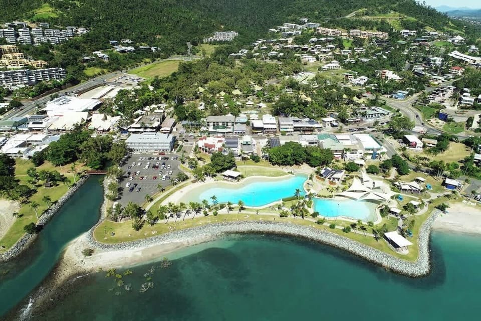 Eagles eye over Stunning Airlie Beach.