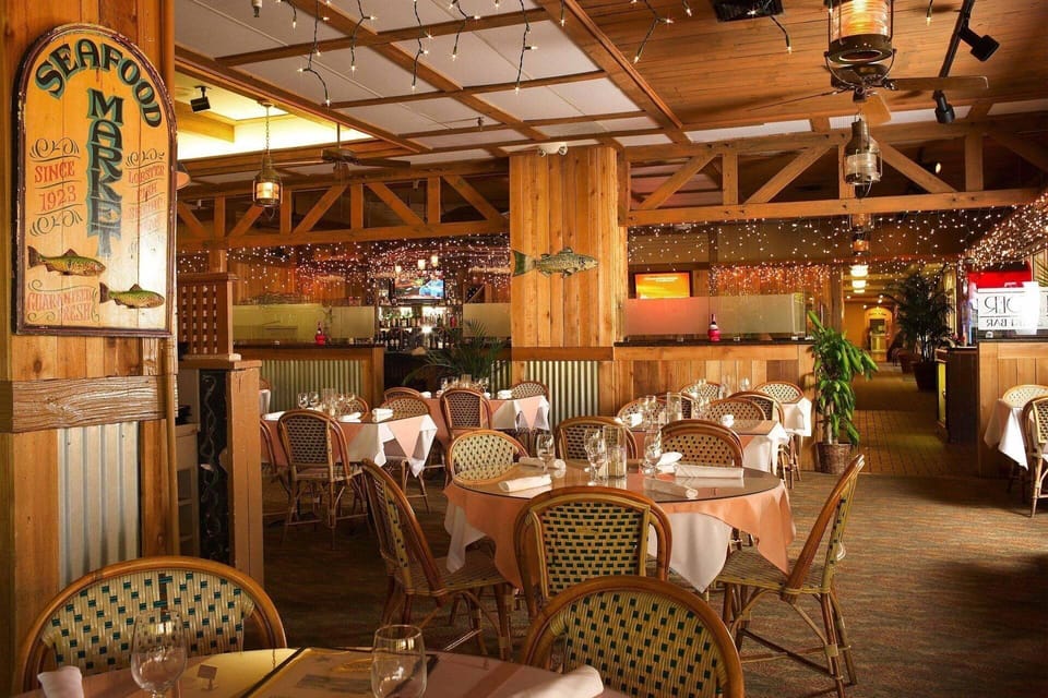 Onsite Restaurant - The Islander Grill and Tiki Bar