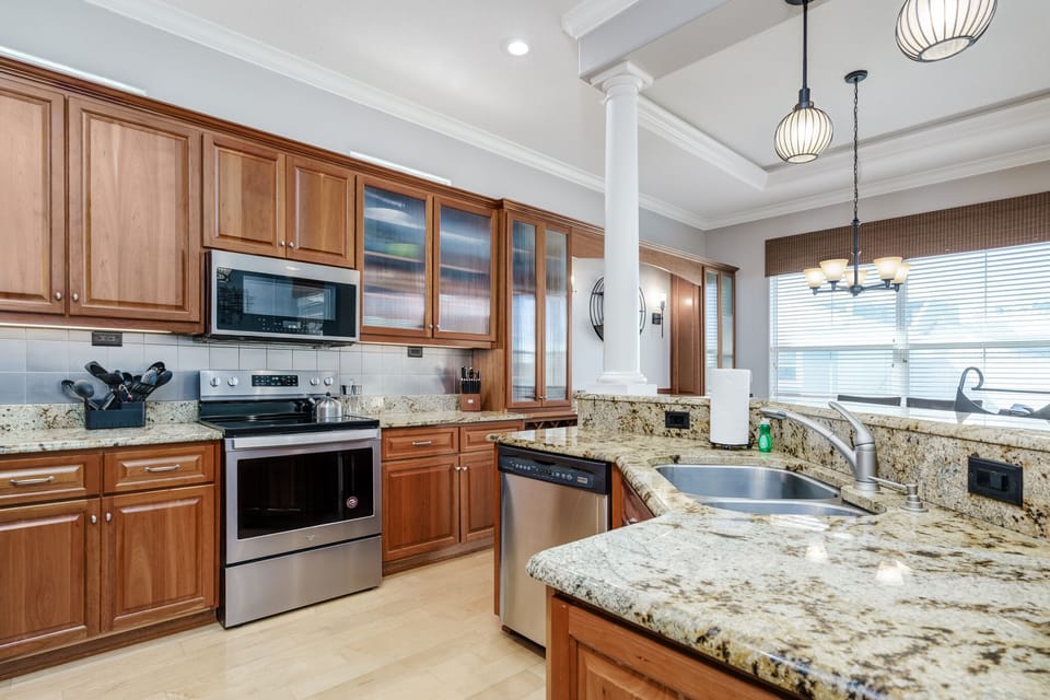 Enjoy the open concept Kitchen, living and dining. 2nd Floor
Keurig & Drip Coffee Makers