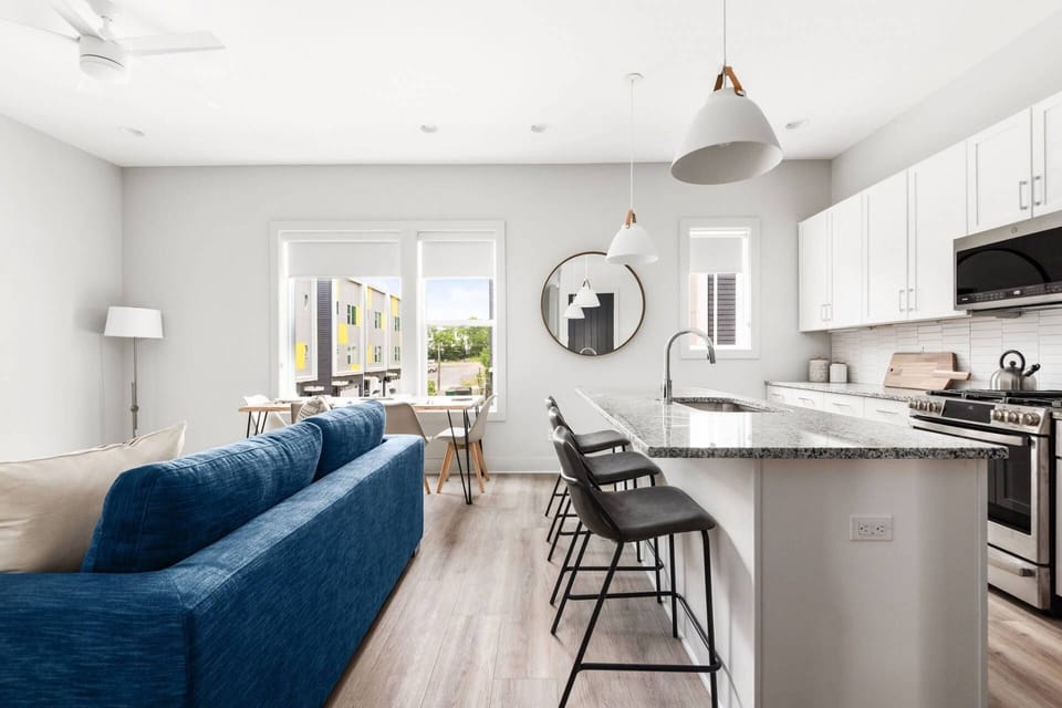 Living and Gathering Area with Space for Everyone!