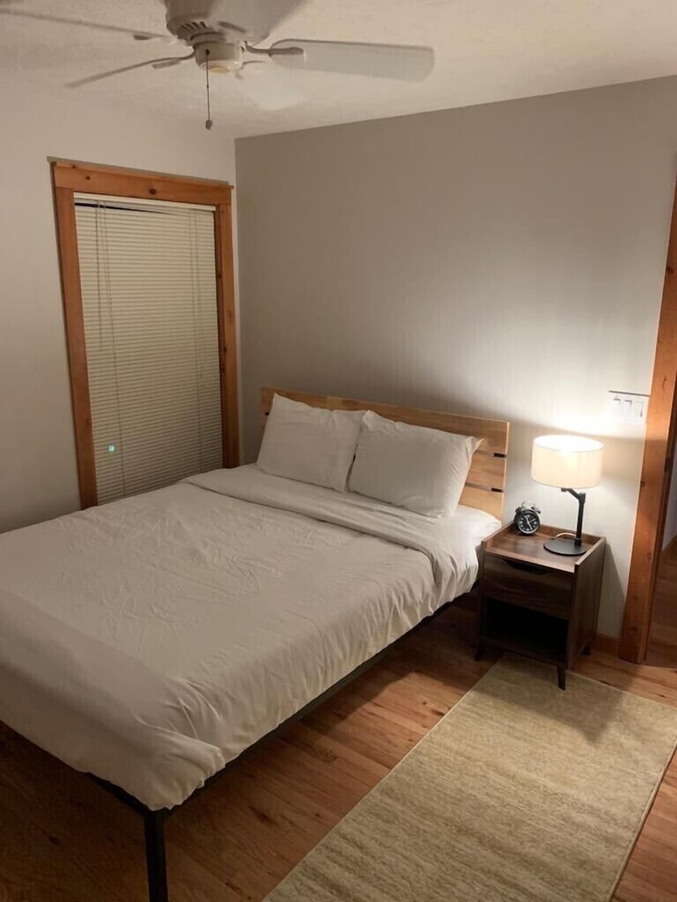 1st floor 2nd bedroom with queen size bed