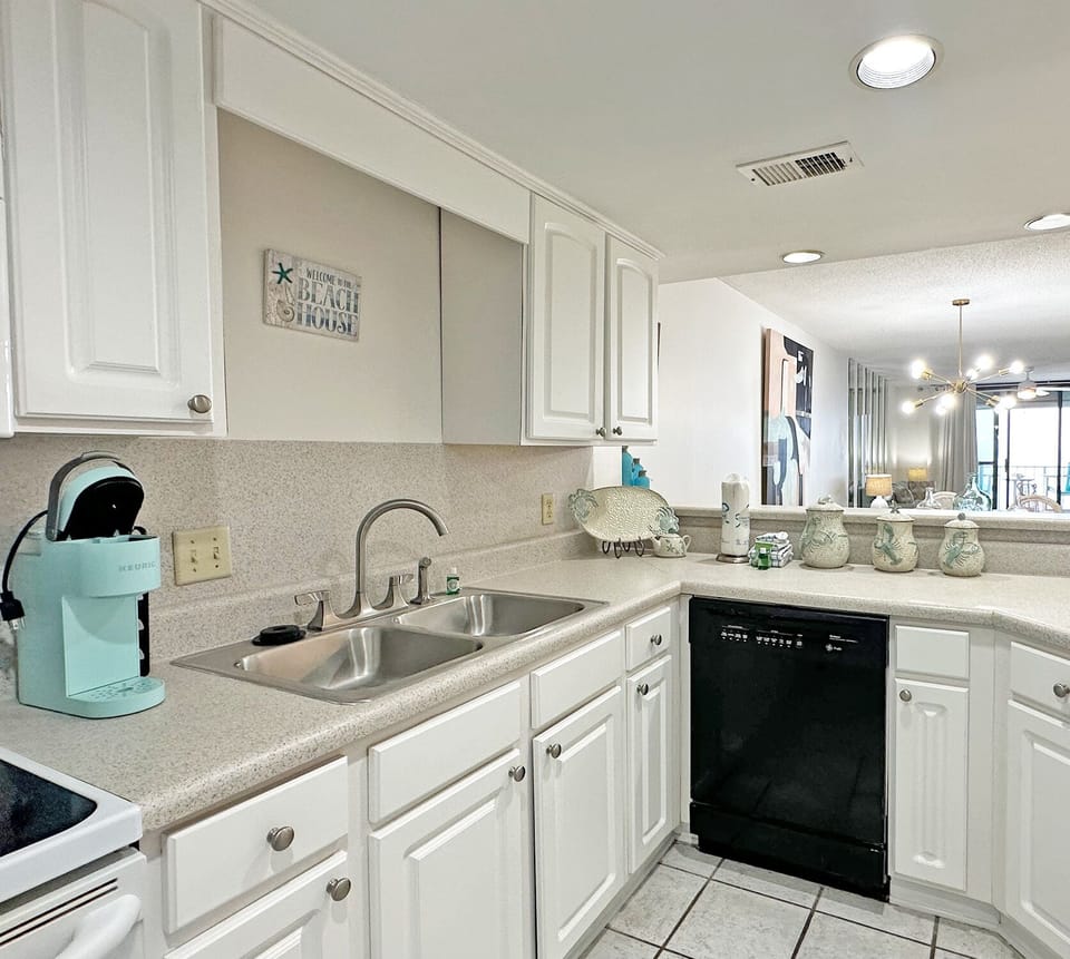 Summerchase 1002, Orange Beach Alabama Sleeps 8. Managed by Island Rentals