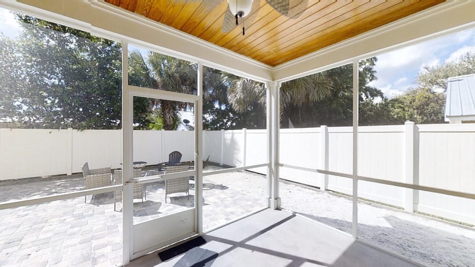 screen porch