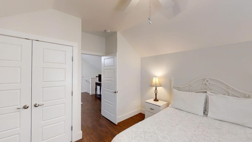 3rd bedroom with Queen Bed