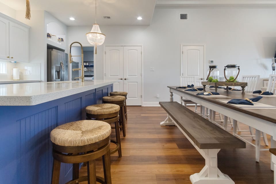 Kitchen bar