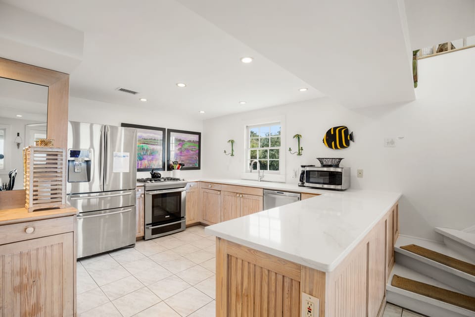 Fully Equipped Kitchen For 8 Guests. Stainless Steel Appliances