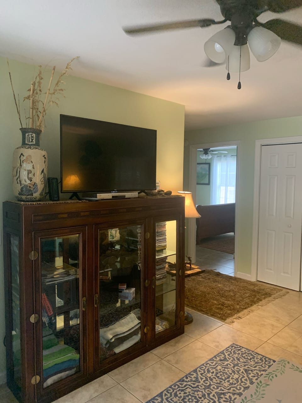 Ceiling fans in bedrooms and living room