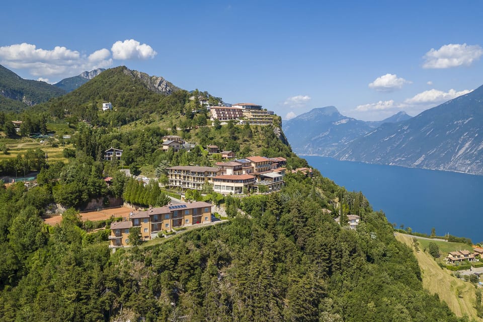 The Bellevue Residence surrounded by nature