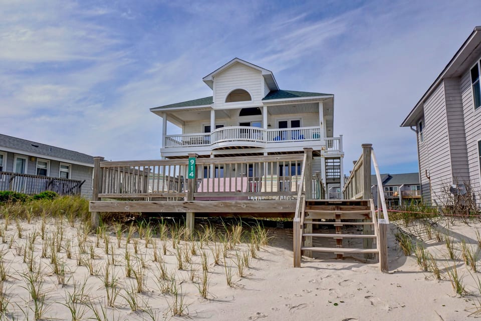 Sundeck and House (Please stay off the new grass!)
