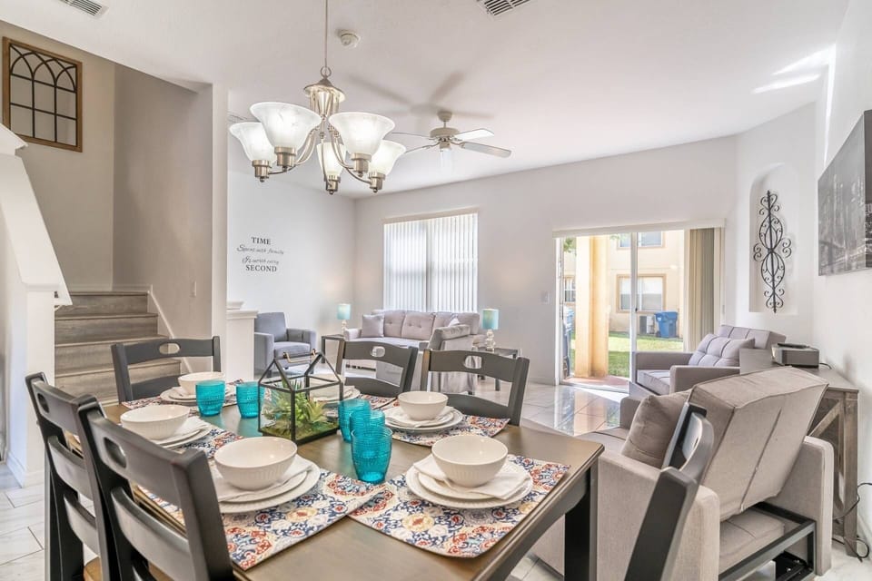 Dining with Seating for 6