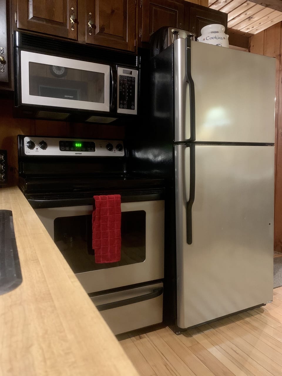 Stove, microwave and fridge 