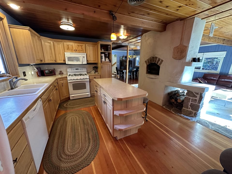 fully stocked kitchen