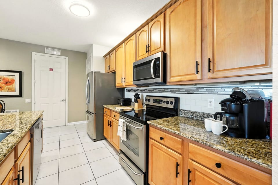 Full Kitchen