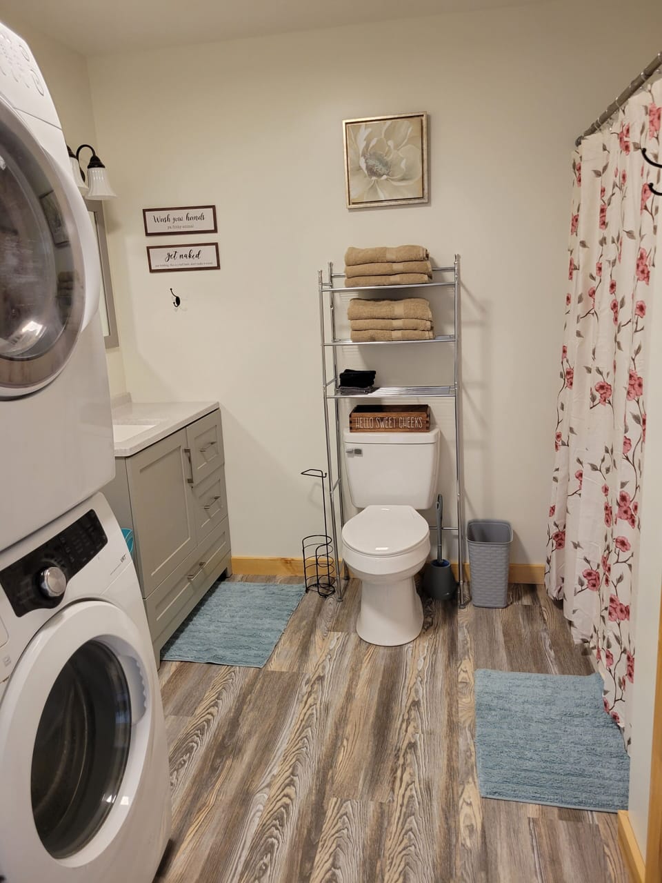 full bath with laundry 