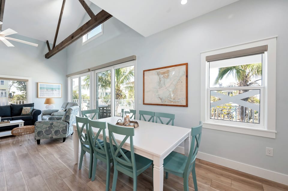Dining area for 8 with additional outdoor dining just through the sliding glass doors
