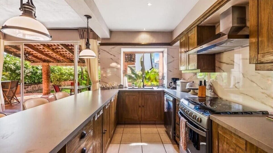 Fully equipped kitchen
