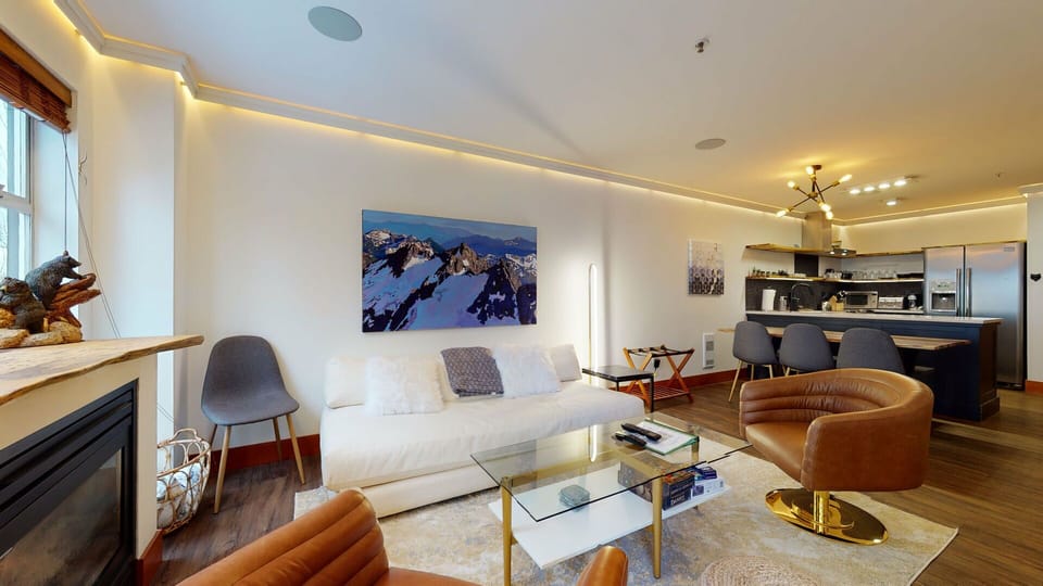Living/Dining/Kitchen area