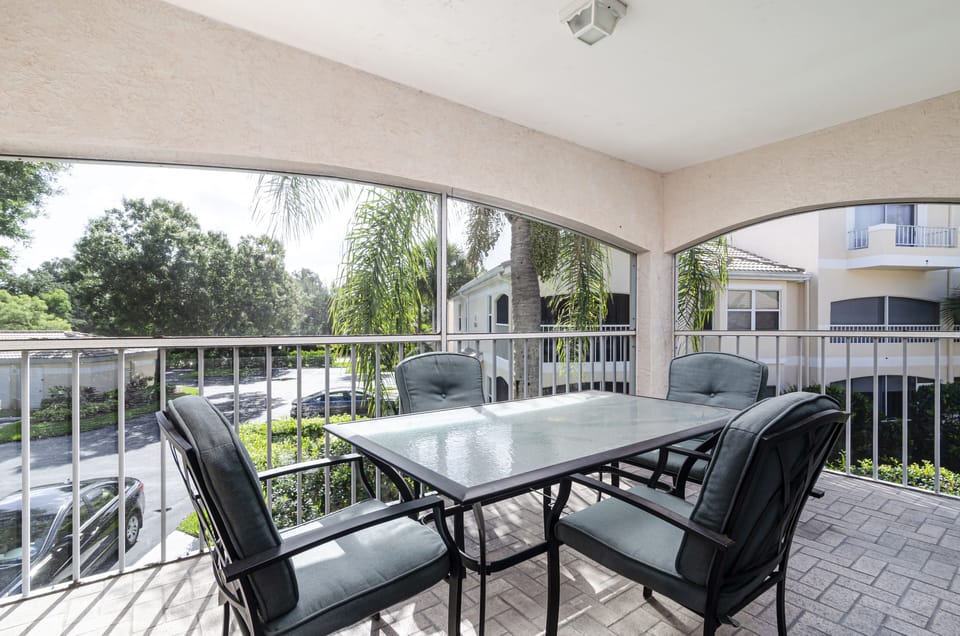 Screened in Lanai