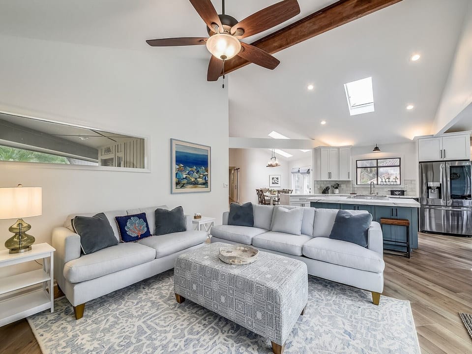 Additional Living Space Off Kitchen at 2 Strath Court