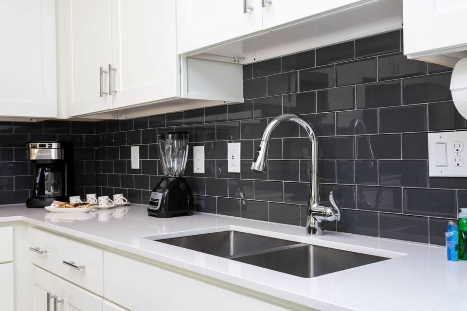 01 - 3150 Paradox Circle unit 202 - STOREY LAKE - 1051