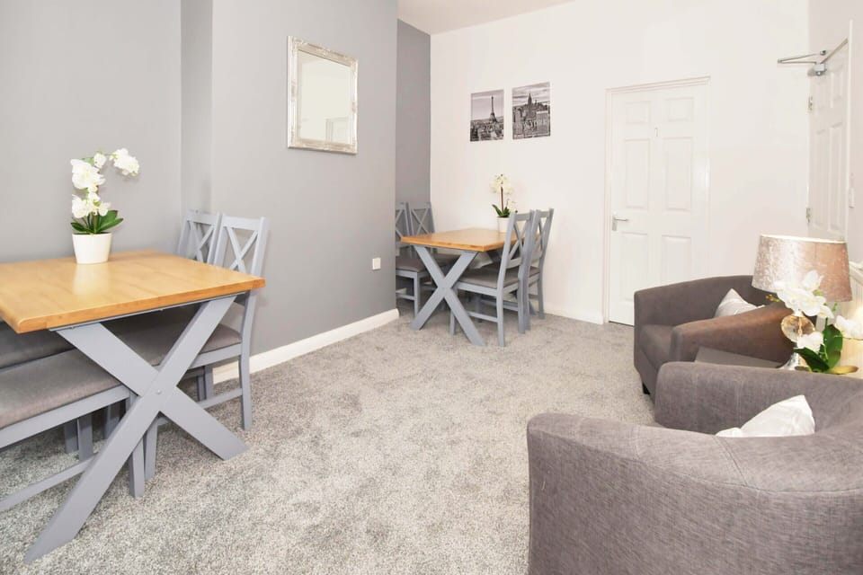 Living Room / Lounge