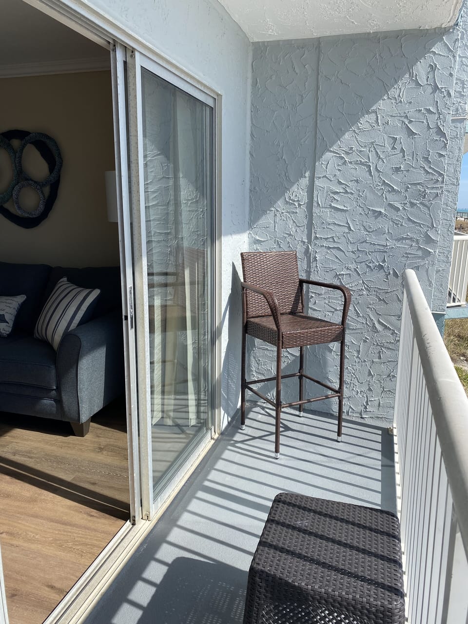 Beautiful Tall Chairs to Watch the Waves