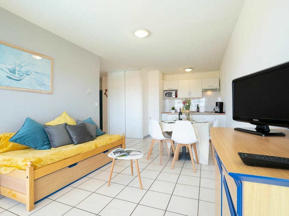 Table, Furniture, Building, Television, Picture Frame, Comfort, Couch, House, Interior Design, Lamp