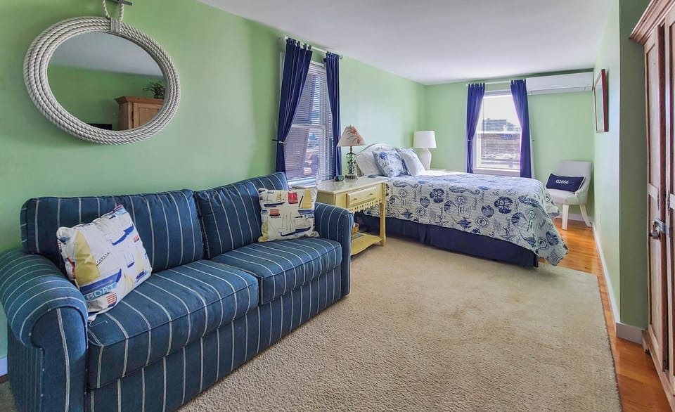 Second bedroom with queen bed and full fold out sofa