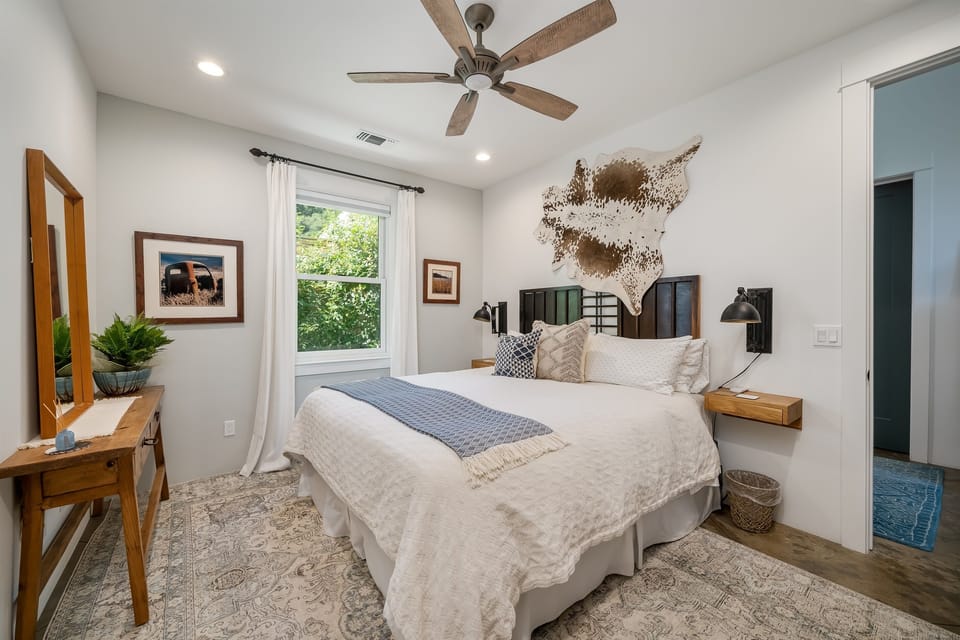 Cal King bed, high end bedding and the most comfy bed!