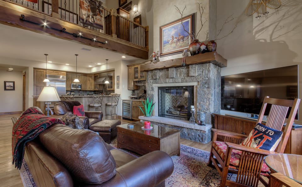 Living Area with Gas Fireplace