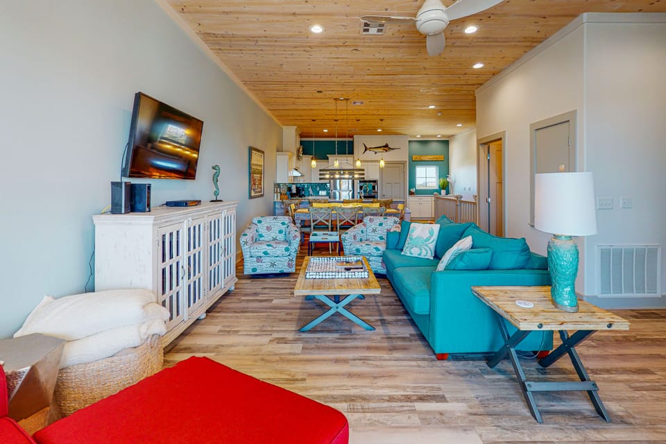 3rd Floor Living/Kitchen