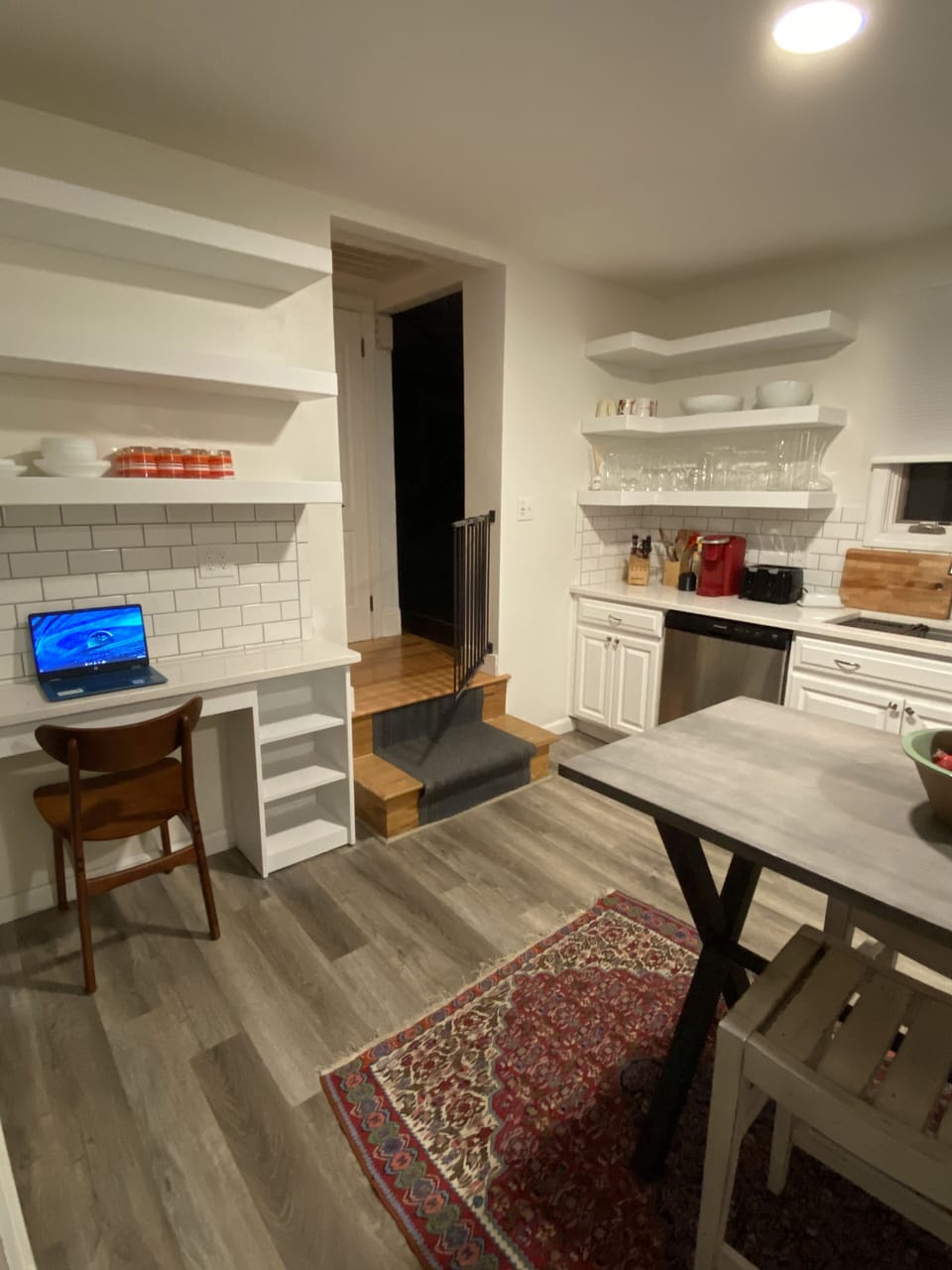 Desk/work area