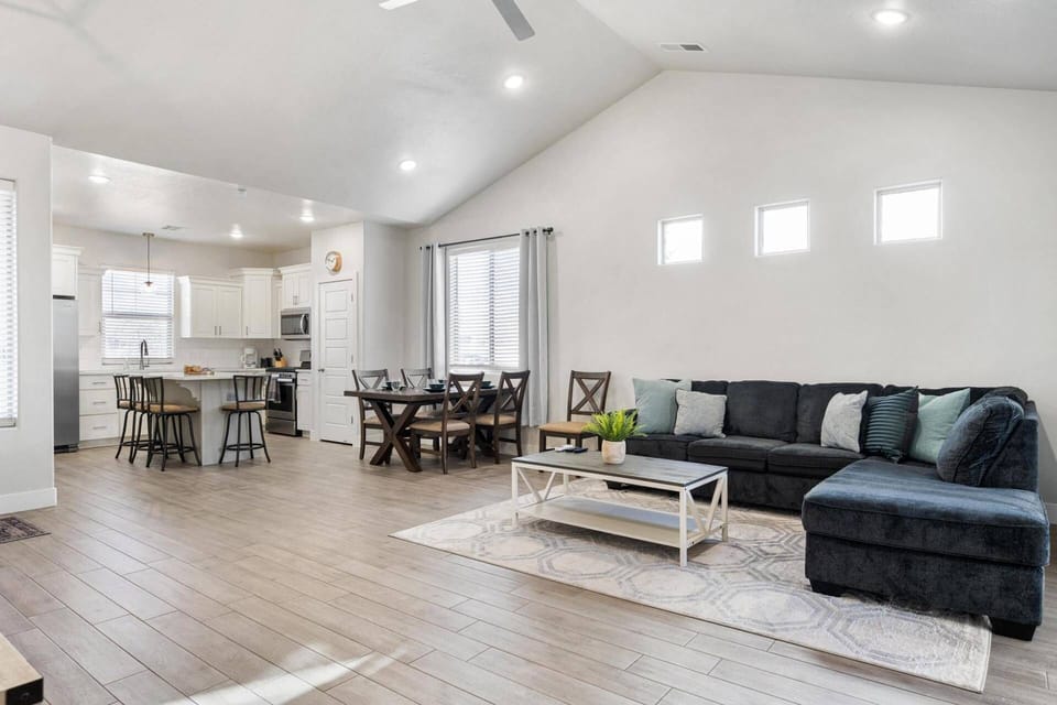 Sienna Sunsets is located in the Ladera Development and a newly constructed home with new furnishings