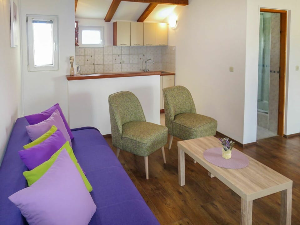 Table, Furniture, Building, Comfort, Wood, Lighting, Architecture, Door, Floor, Flooring