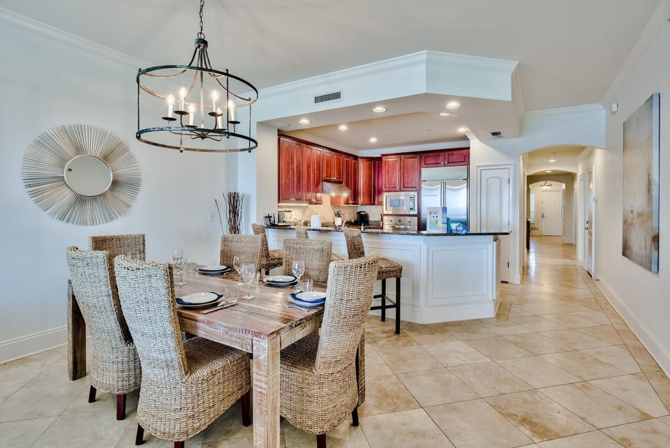 Adagio A402 Newly updated top floor condo