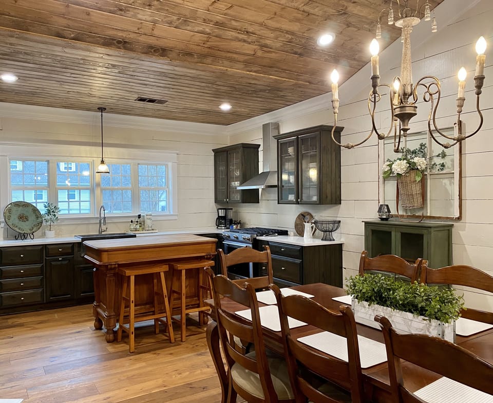 Open concept for the kitchen dining and living area, great for entertaining!