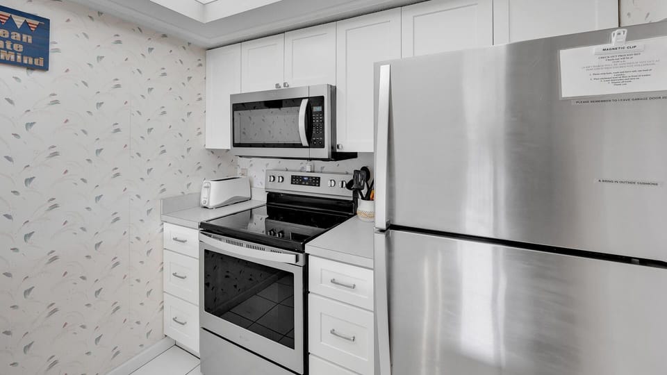 Fully equipped kitchen