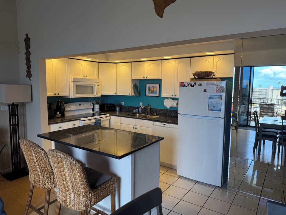Open & spacious kitchen 
