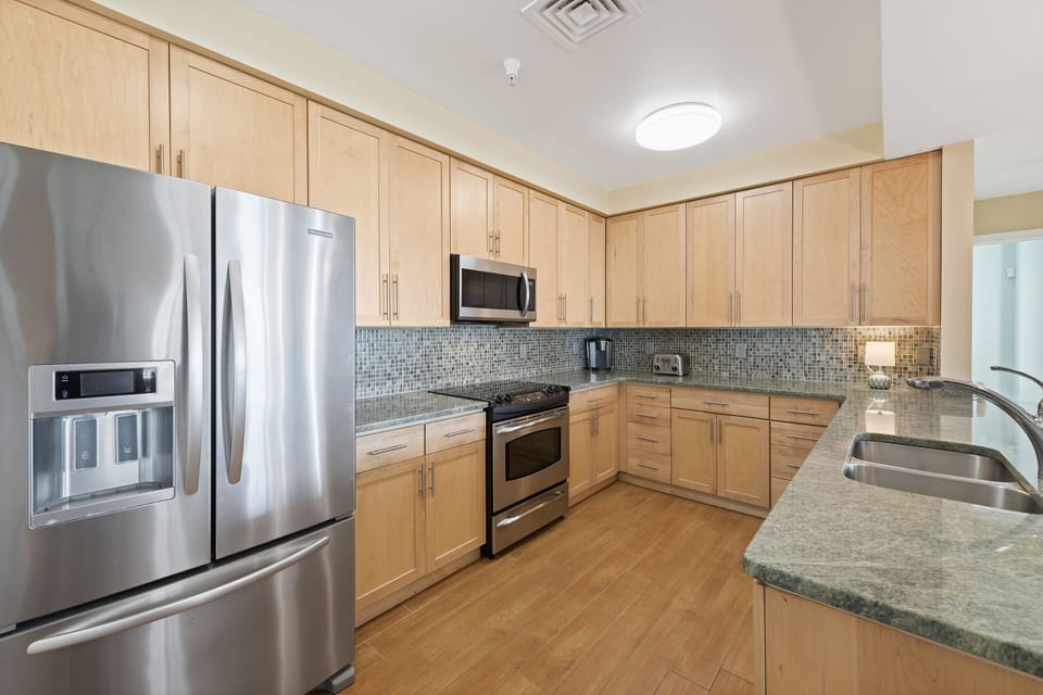 Kitchen with SS Appliances, Huge Pantry, Granite Countertops, Bar Seating