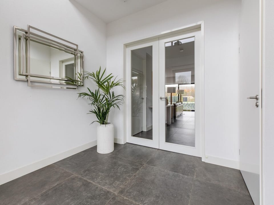 Entrance / Reception