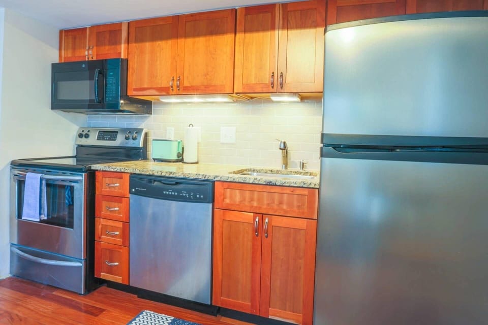 There's plenty of room within the kitchen for you and your family to prepare your meals.