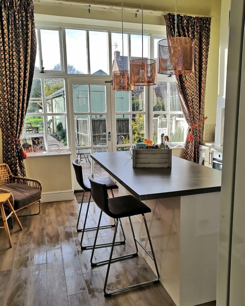 Level access to the garden and patio area + BBQ