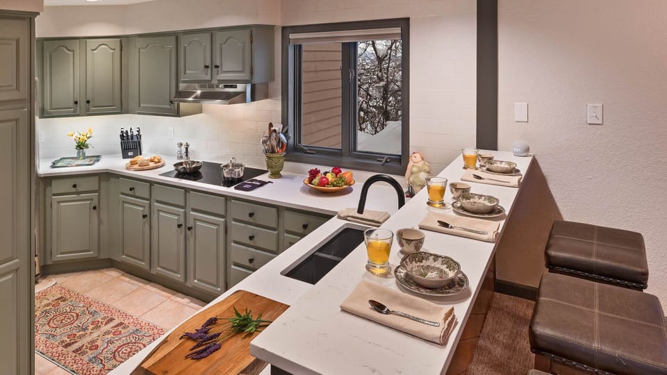 Kitchen, Main Level
